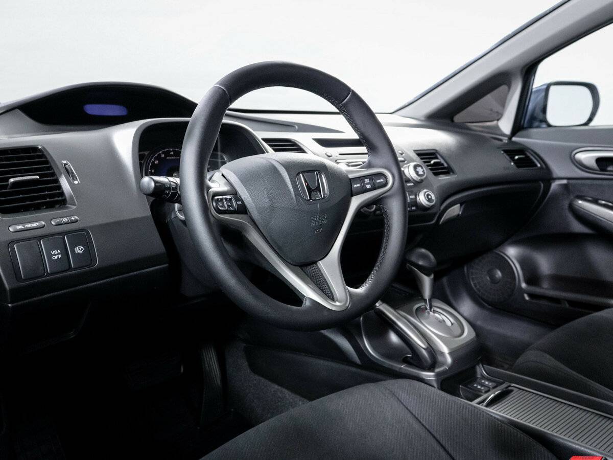 Honda Civic с пробегом — 2009 год. Фото: #13