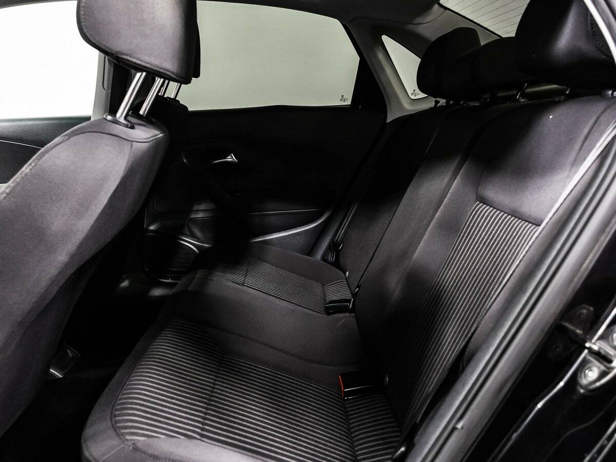 Volkswagen Polo с пробегом — 2012 год. Фото: #9