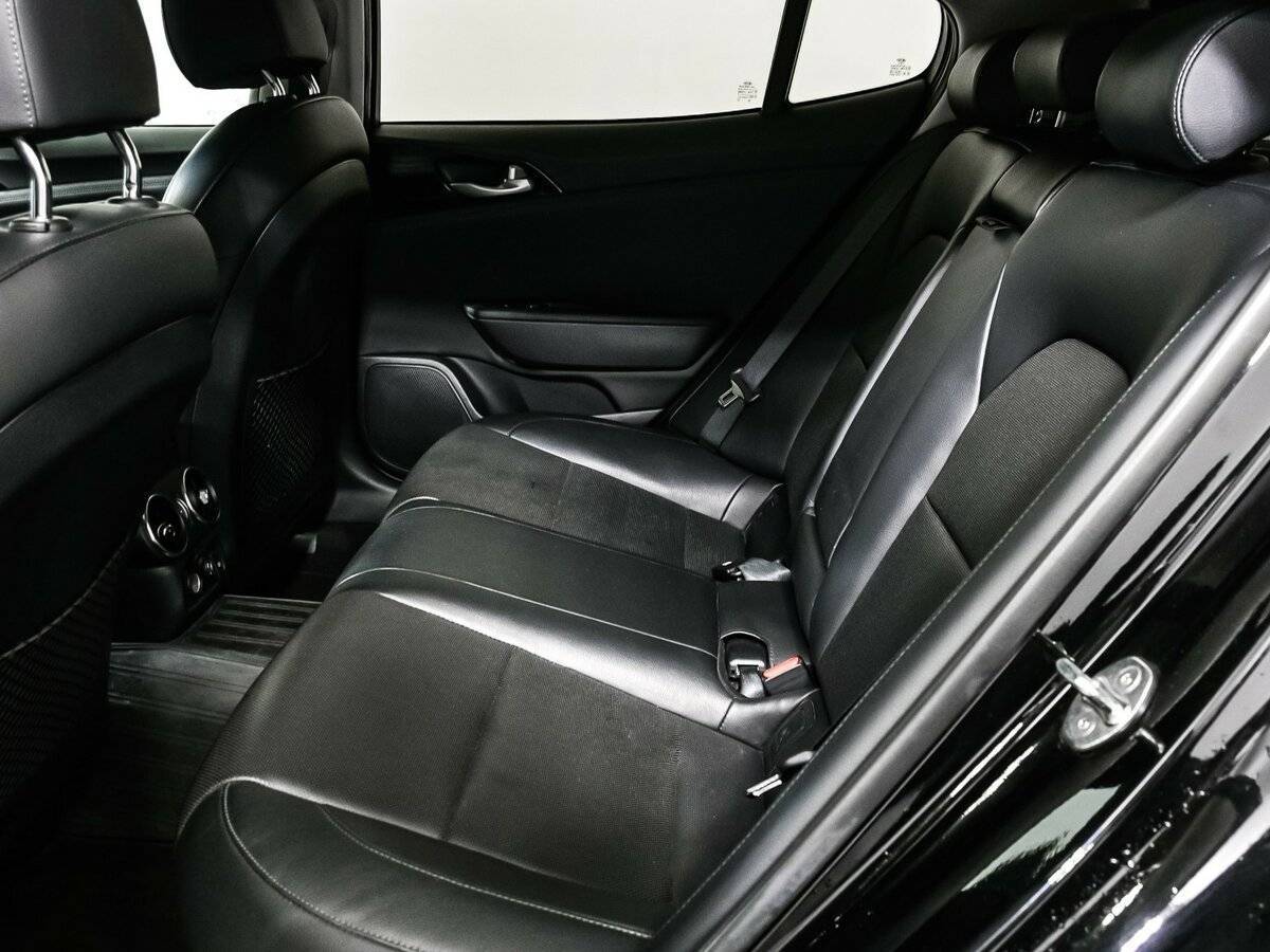 Kia Stinger с пробегом — 2018 год. Фото: #11