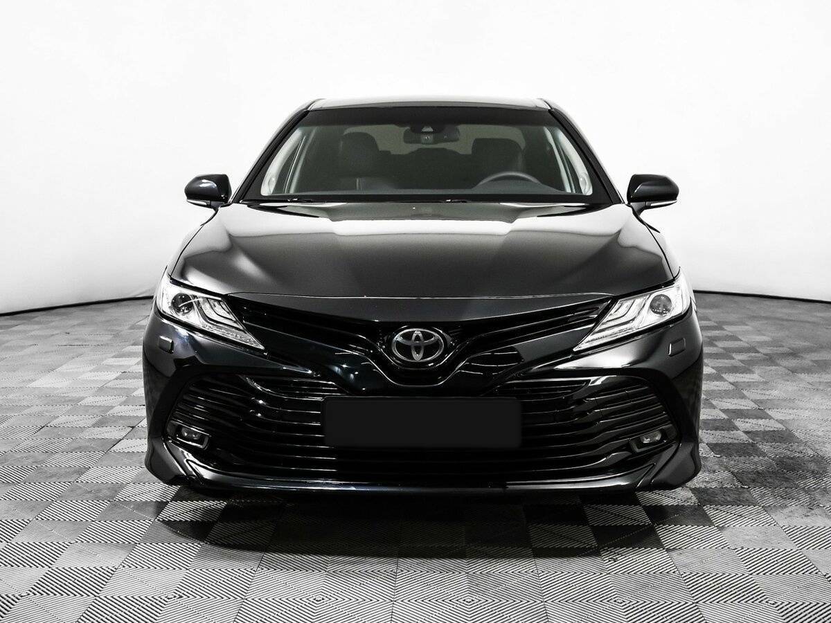 Toyota Camry с пробегом — 2019 год. Фото: #1