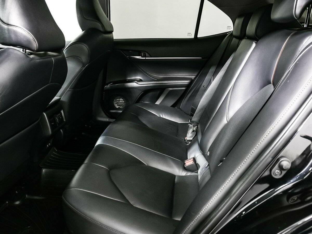 Toyota Camry с пробегом — 2019 год. Фото: #11