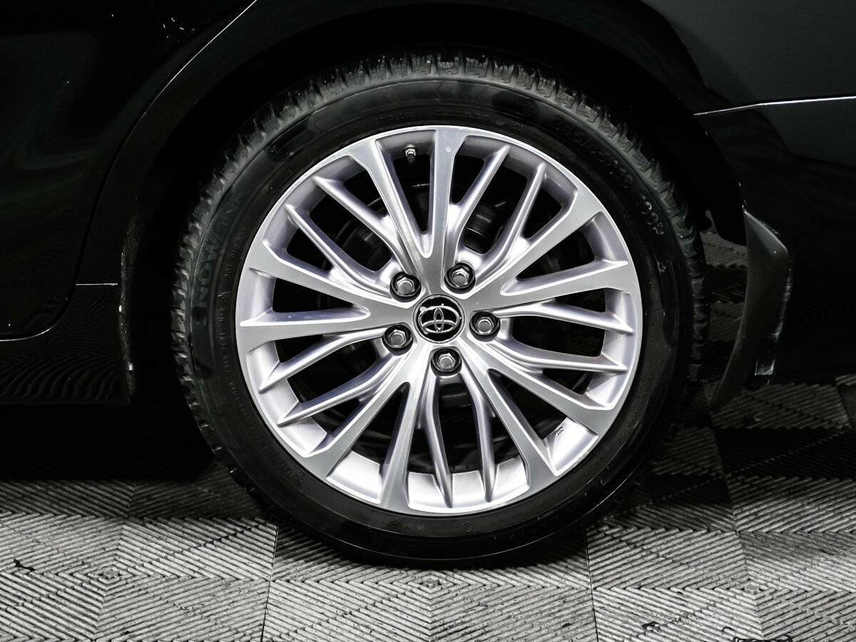 Toyota Camry с пробегом — 2019 год. Фото: #13