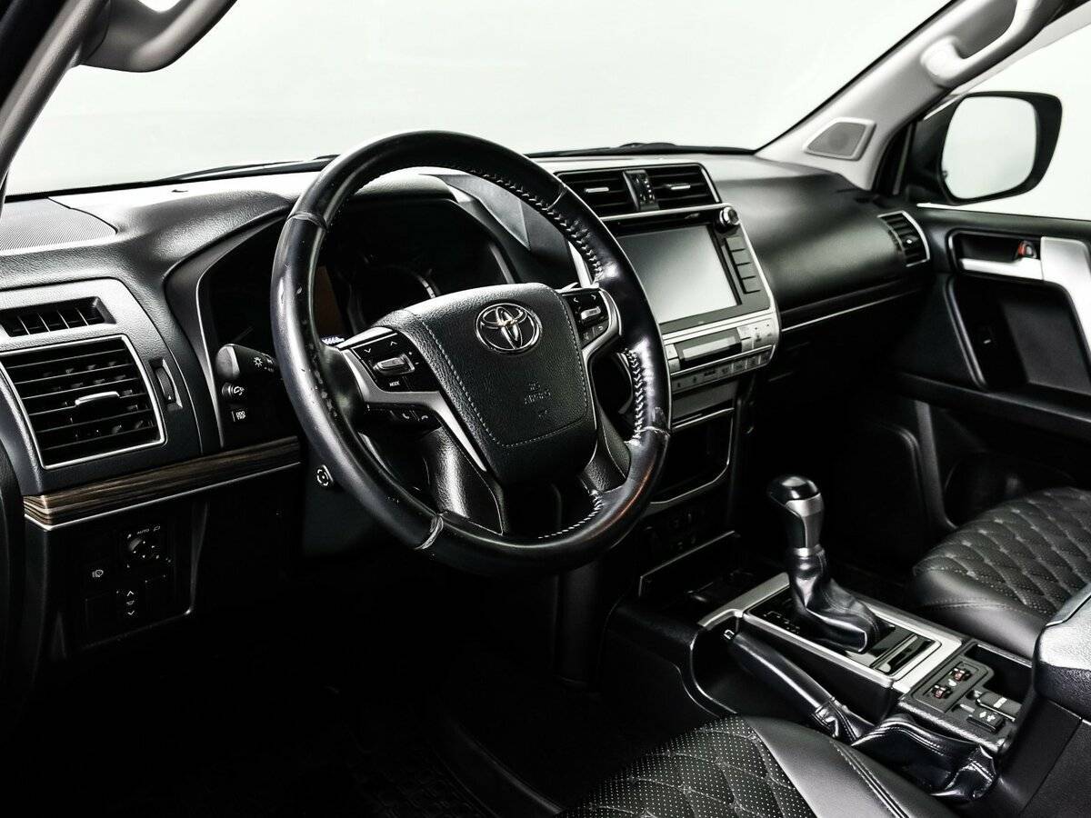 Toyota Land Cruiser Prado с пробегом — 2018 год. Фото: #12