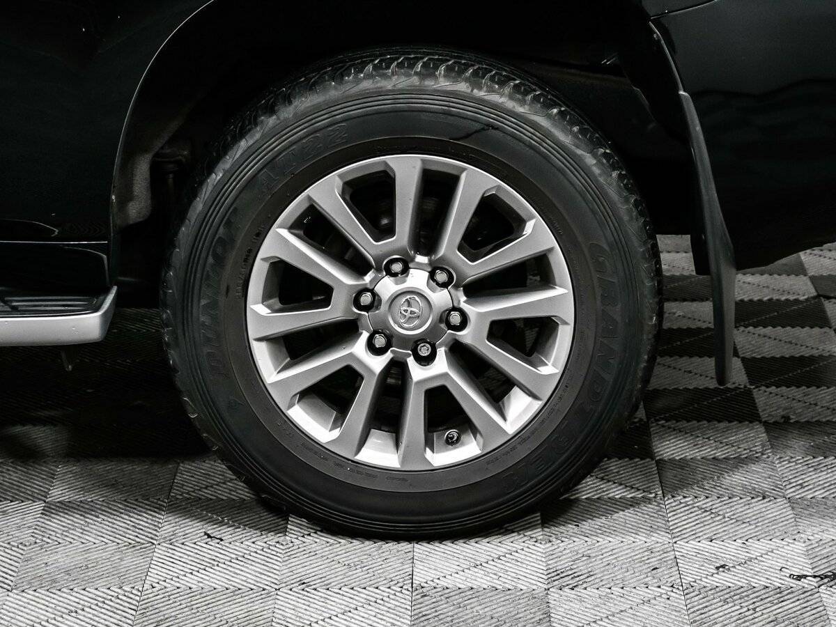 Toyota Land Cruiser Prado с пробегом — 2018 год. Фото: #13