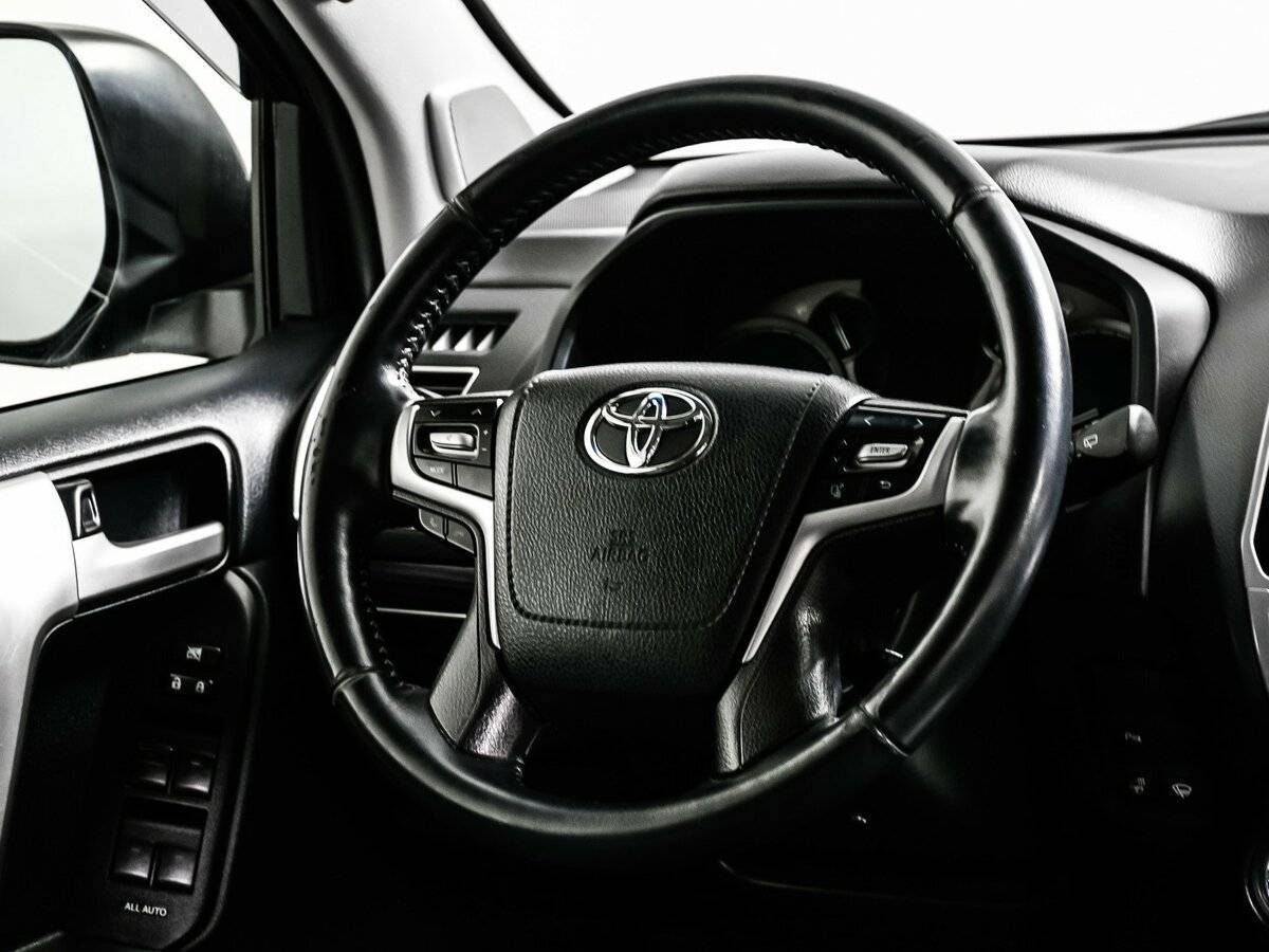 Toyota Land Cruiser Prado с пробегом — 2018 год. Фото: #15