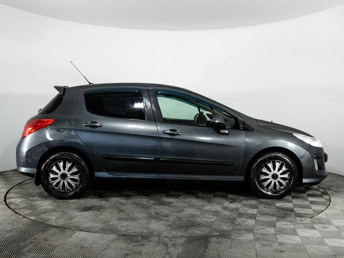 Peugeot 308 с пробегом — 2008 год. Фото: #3