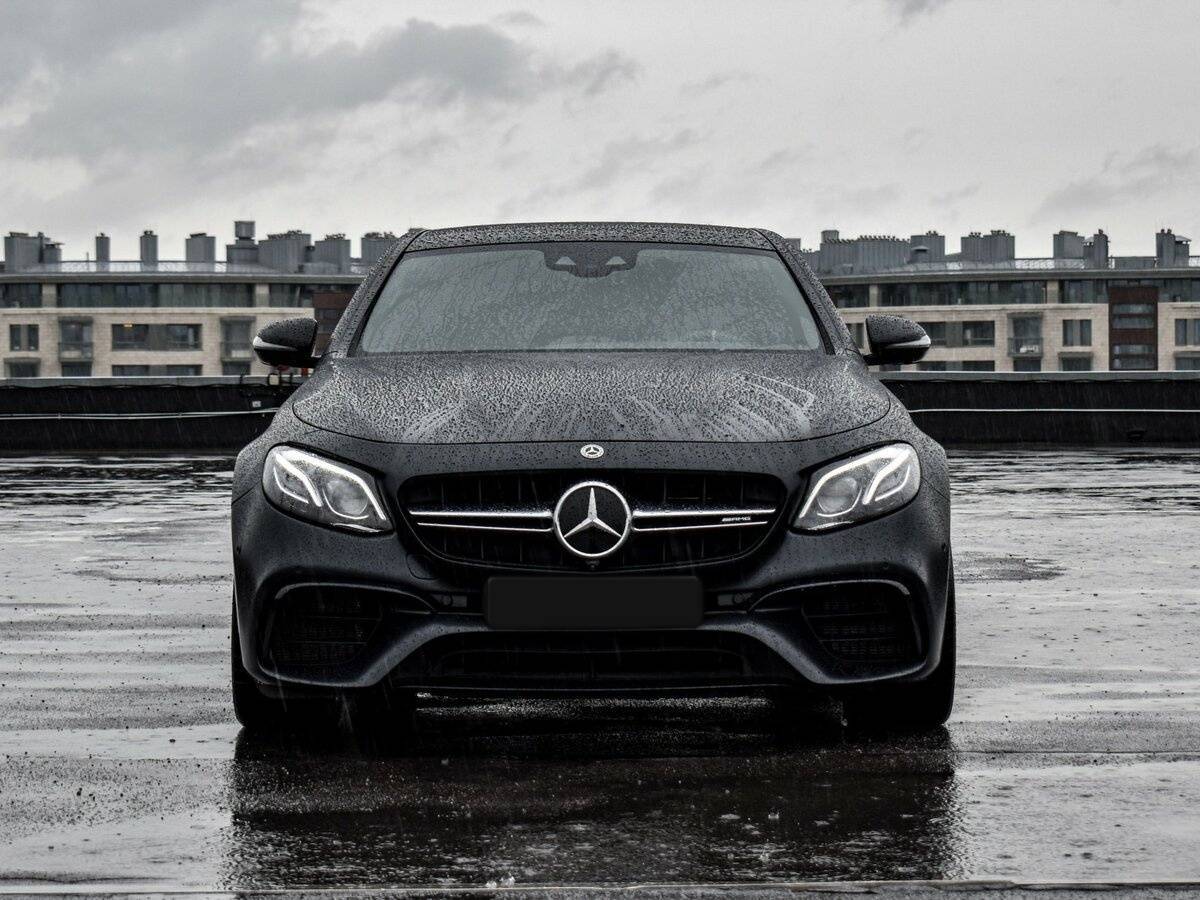 Mercedes-Benz E-Класс AMG с пробегом — 2017 год. Фото: #1