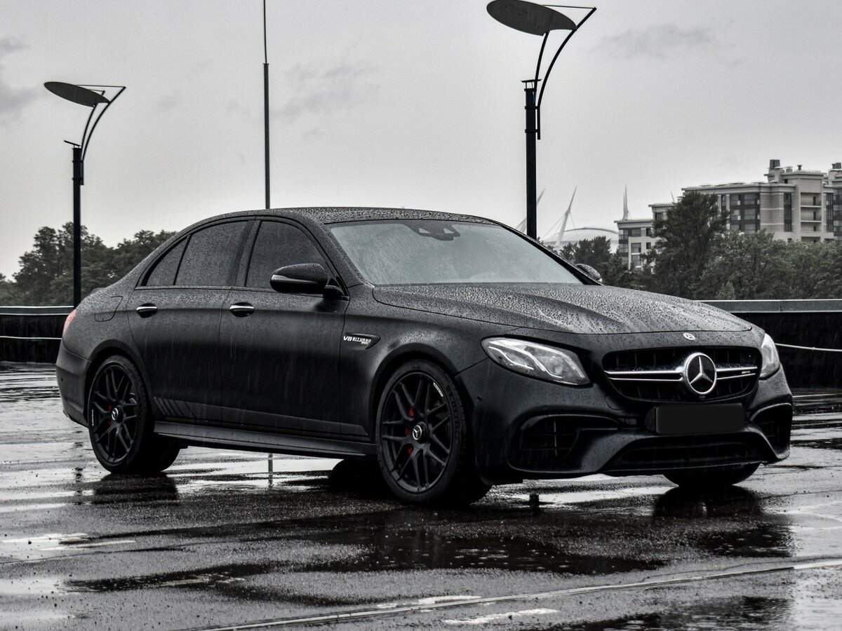 Mercedes-Benz E-Класс AMG с пробегом — 2017 год. Фото: #2