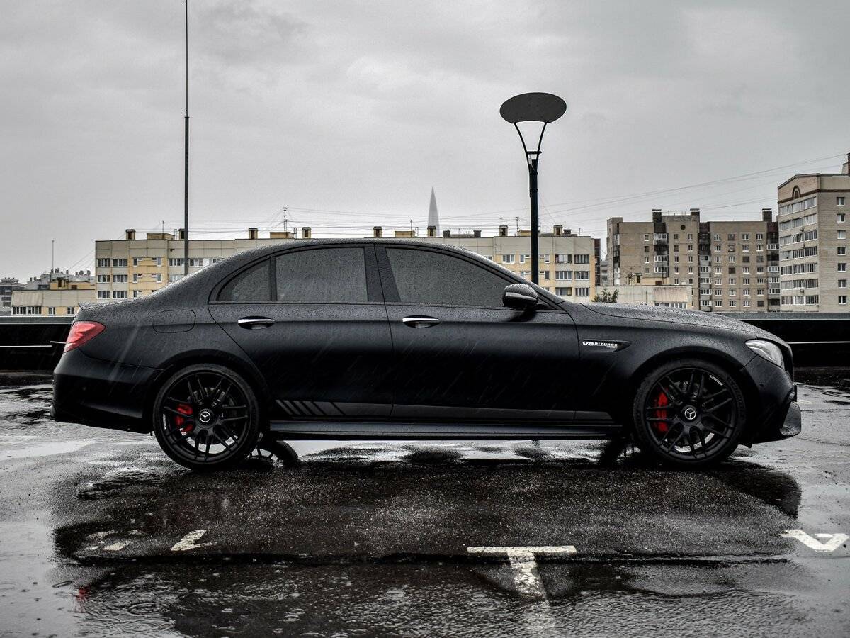 Mercedes-Benz E-Класс AMG с пробегом — 2017 год. Фото: #3
