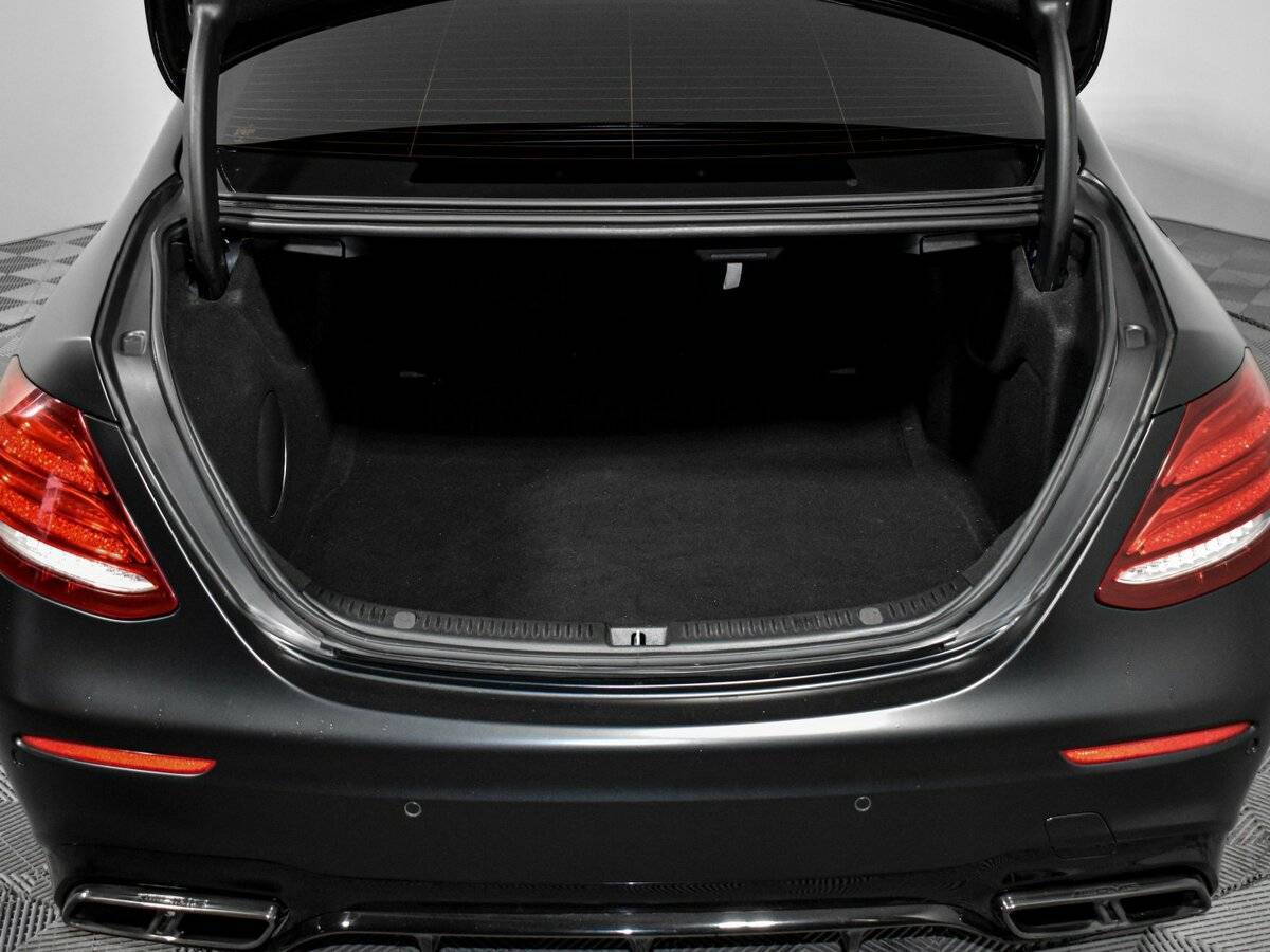 Mercedes-Benz E-Класс AMG с пробегом — 2017 год. Фото: #23