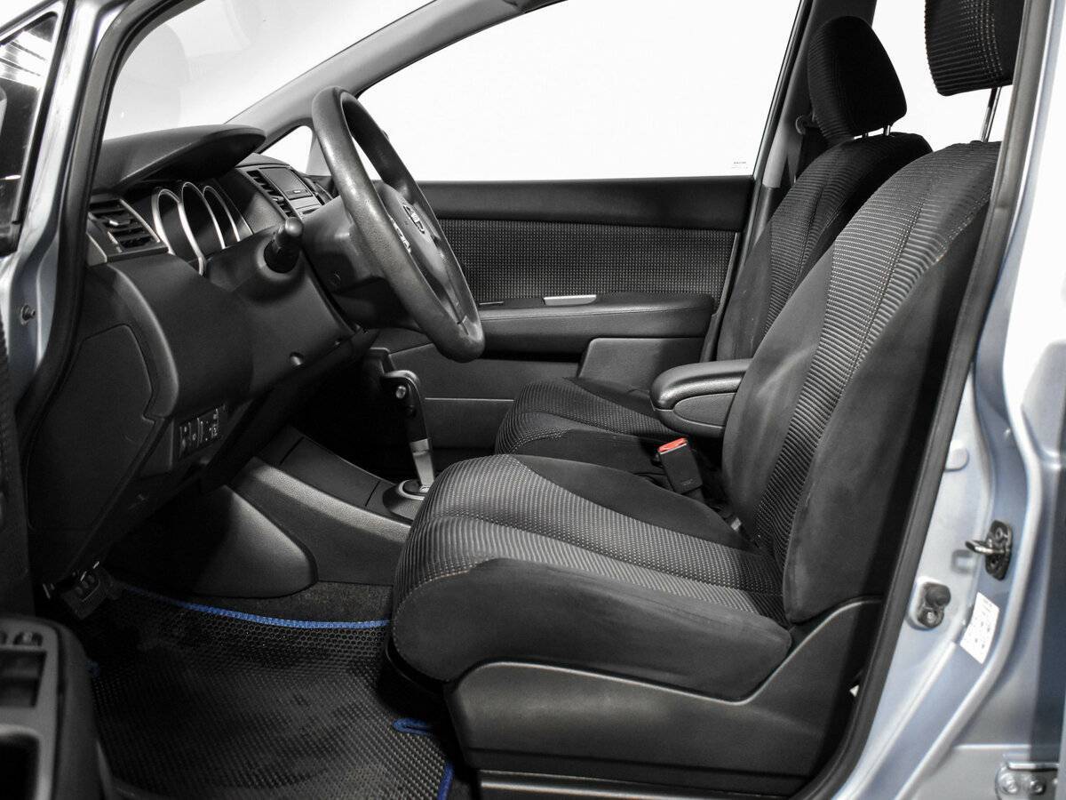 Nissan Tiida с пробегом — 2010 год. Фото: #9