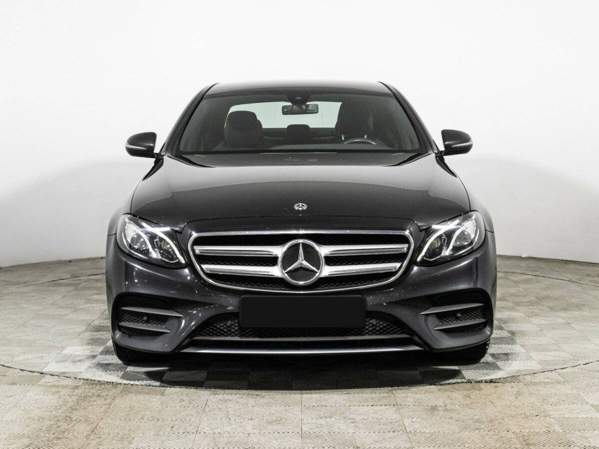 Mercedes-Benz E-Класс с пробегом — 2019 год. Фото: #1