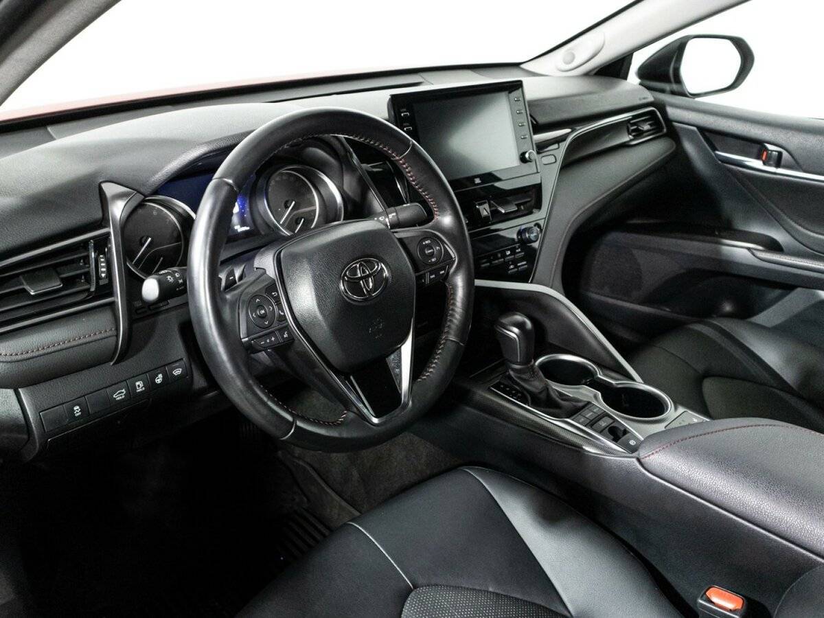 Toyota Camry с пробегом — 2021 год. Фото: #10