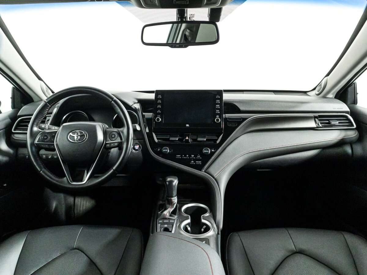 Toyota Camry с пробегом — 2021 год. Фото: #12