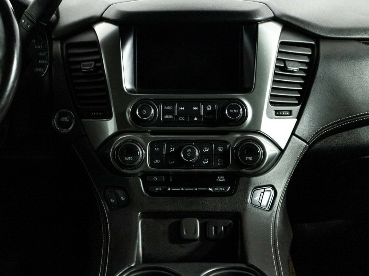 Chevrolet Tahoe с пробегом — 2016 год. Фото: #11