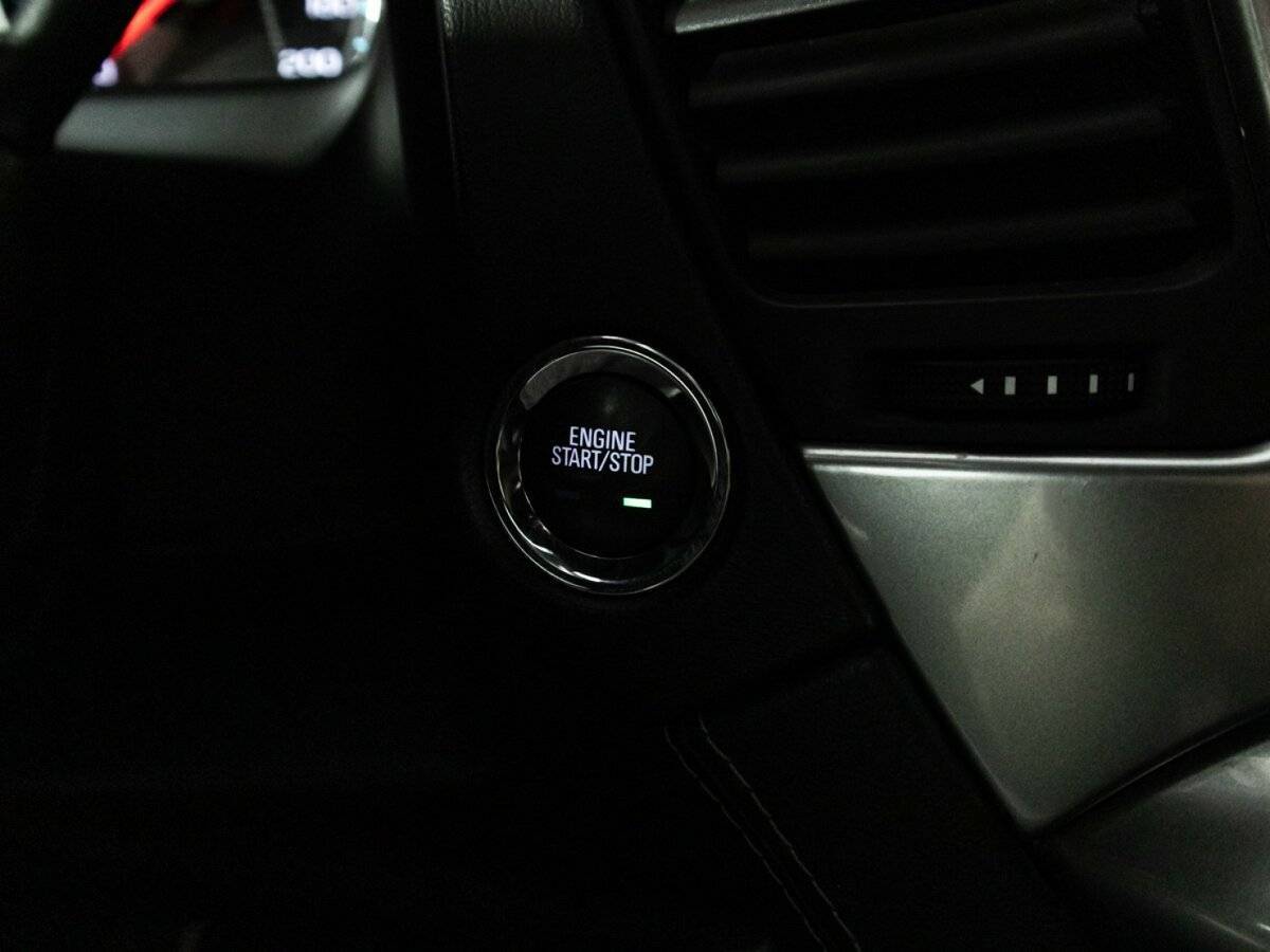 Chevrolet Tahoe с пробегом — 2016 год. Фото: #17