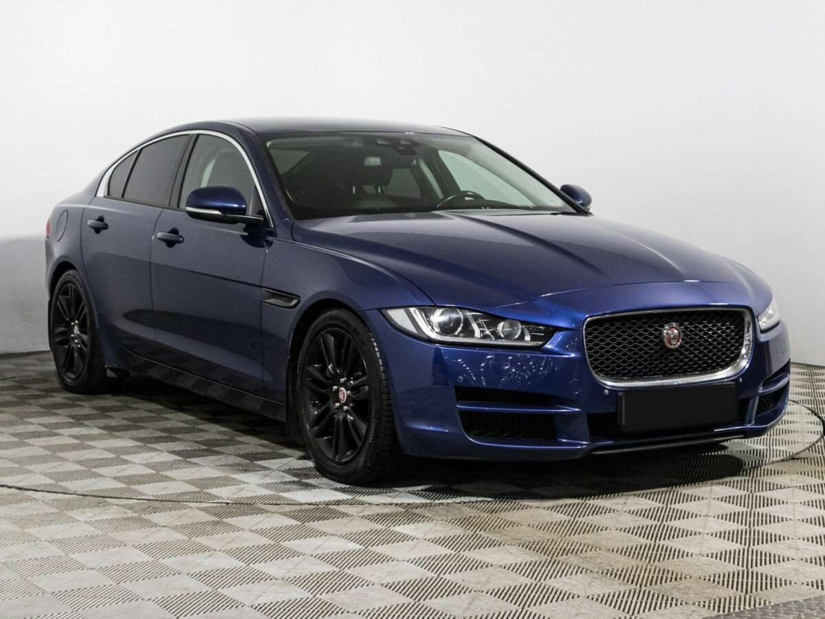 Jaguar XE с пробегом — 2015 год. Фото: #2