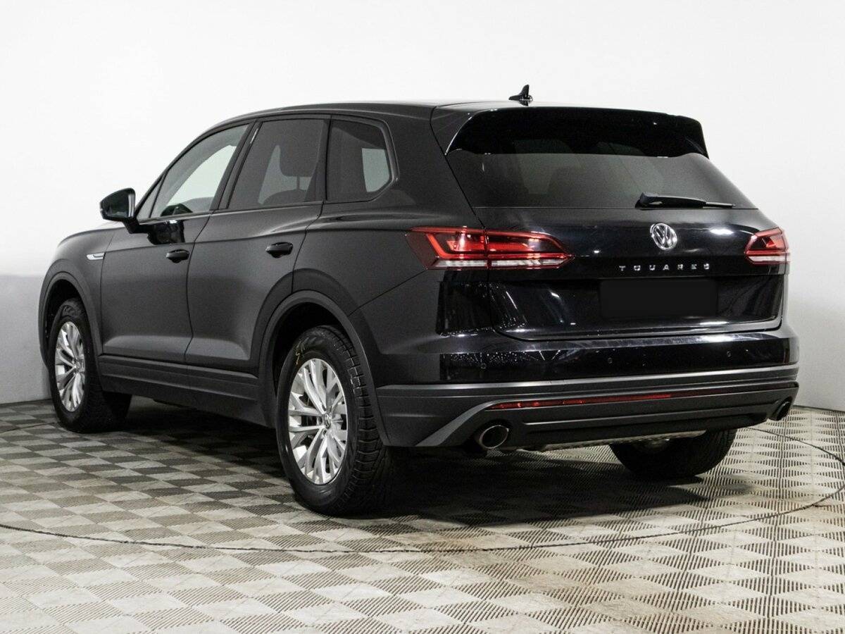 Volkswagen Touareg с пробегом — 2018 год. Фото: #6
