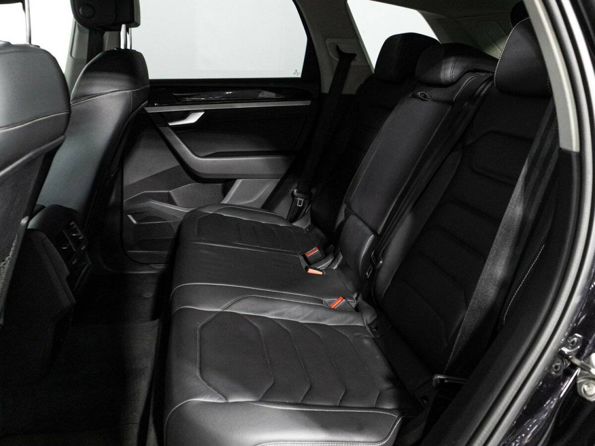 Volkswagen Touareg с пробегом — 2018 год. Фото: #9
