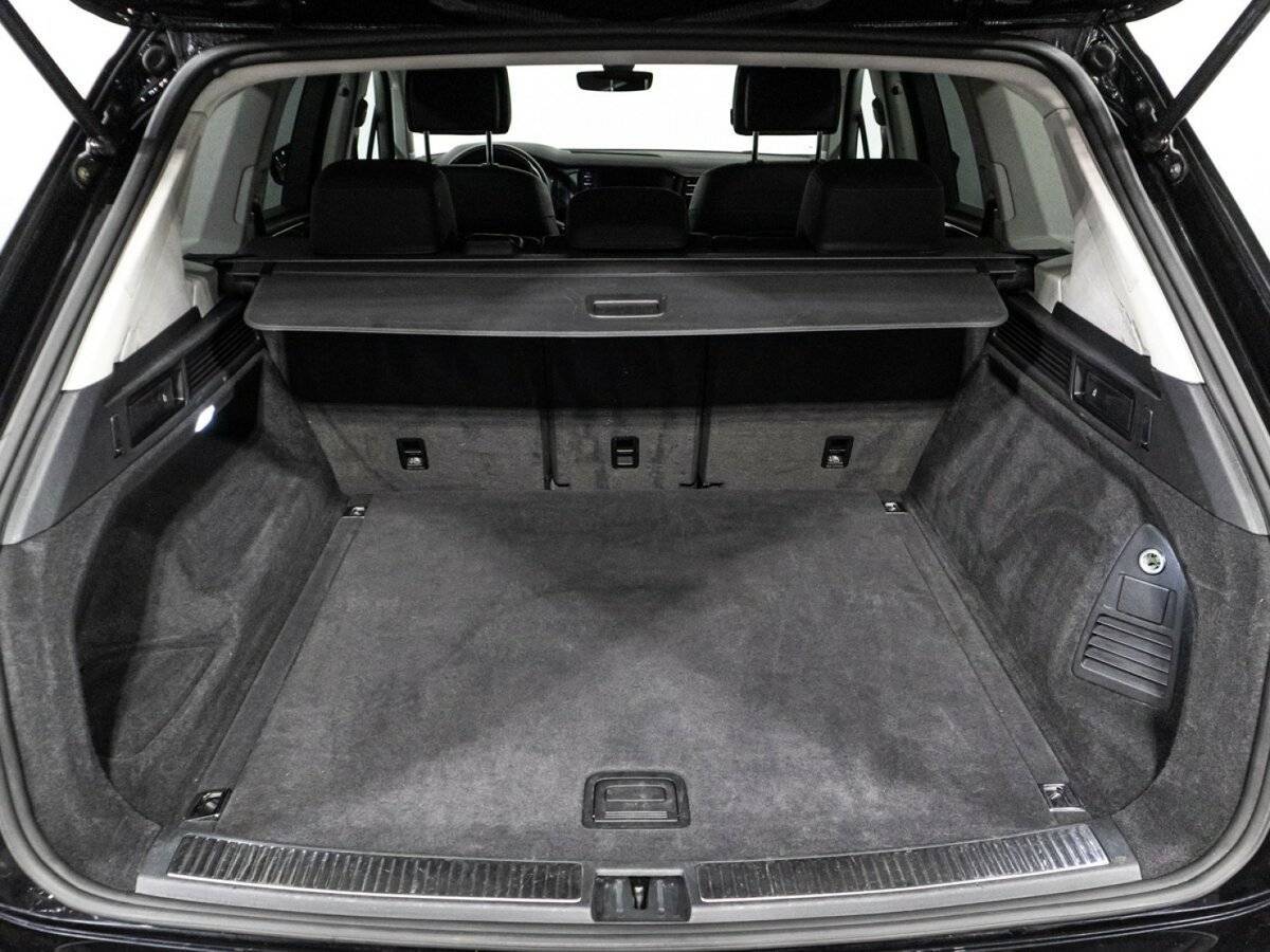 Volkswagen Touareg с пробегом — 2018 год. Фото: #14