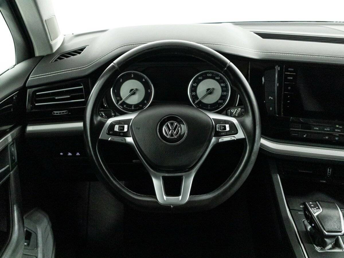 Volkswagen Touareg с пробегом — 2018 год. Фото: #18