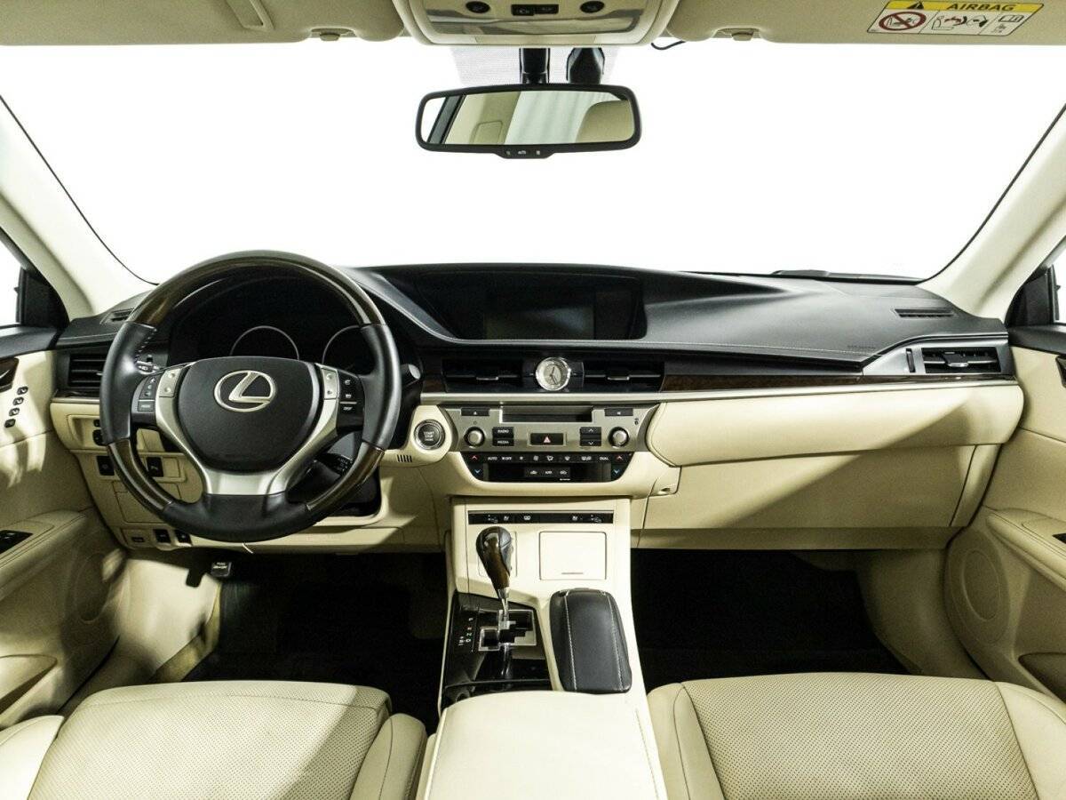 Lexus ES с пробегом — 2014 год. Фото: #12