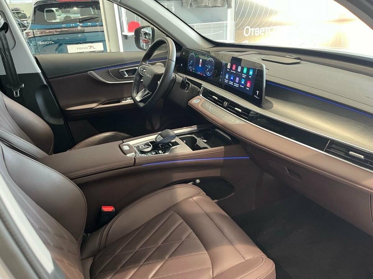 Chery Tiggo 8 Pro Plug-in Hybrid с пробегом — 2023 год. Фото: #10