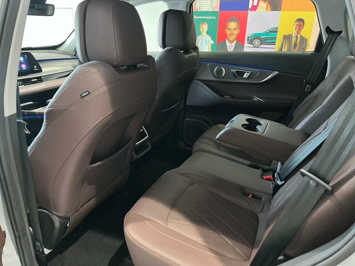 Chery Tiggo 8 Pro Plug-in Hybrid с пробегом — 2023 год. Фото: #13