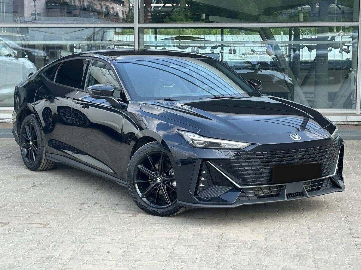 Changan UNI-V с пробегом — 2024 год. Фото: #2