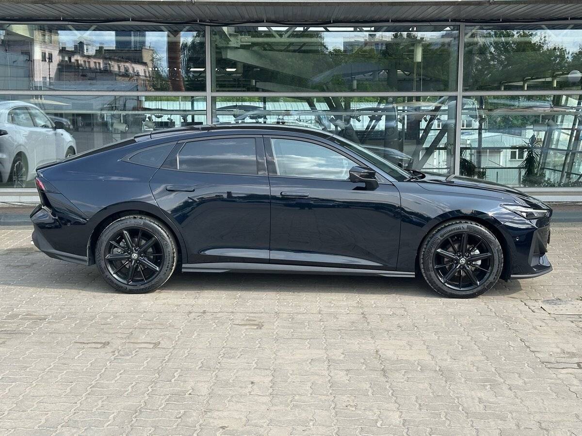 Changan UNI-V с пробегом — 2024 год. Фото: #3