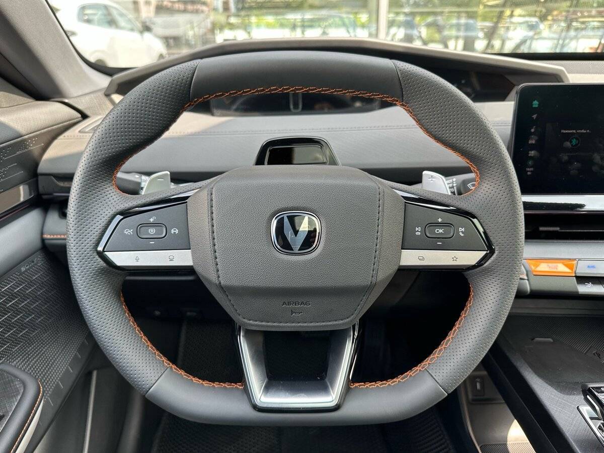 Changan UNI-V с пробегом — 2024 год. Фото: #9