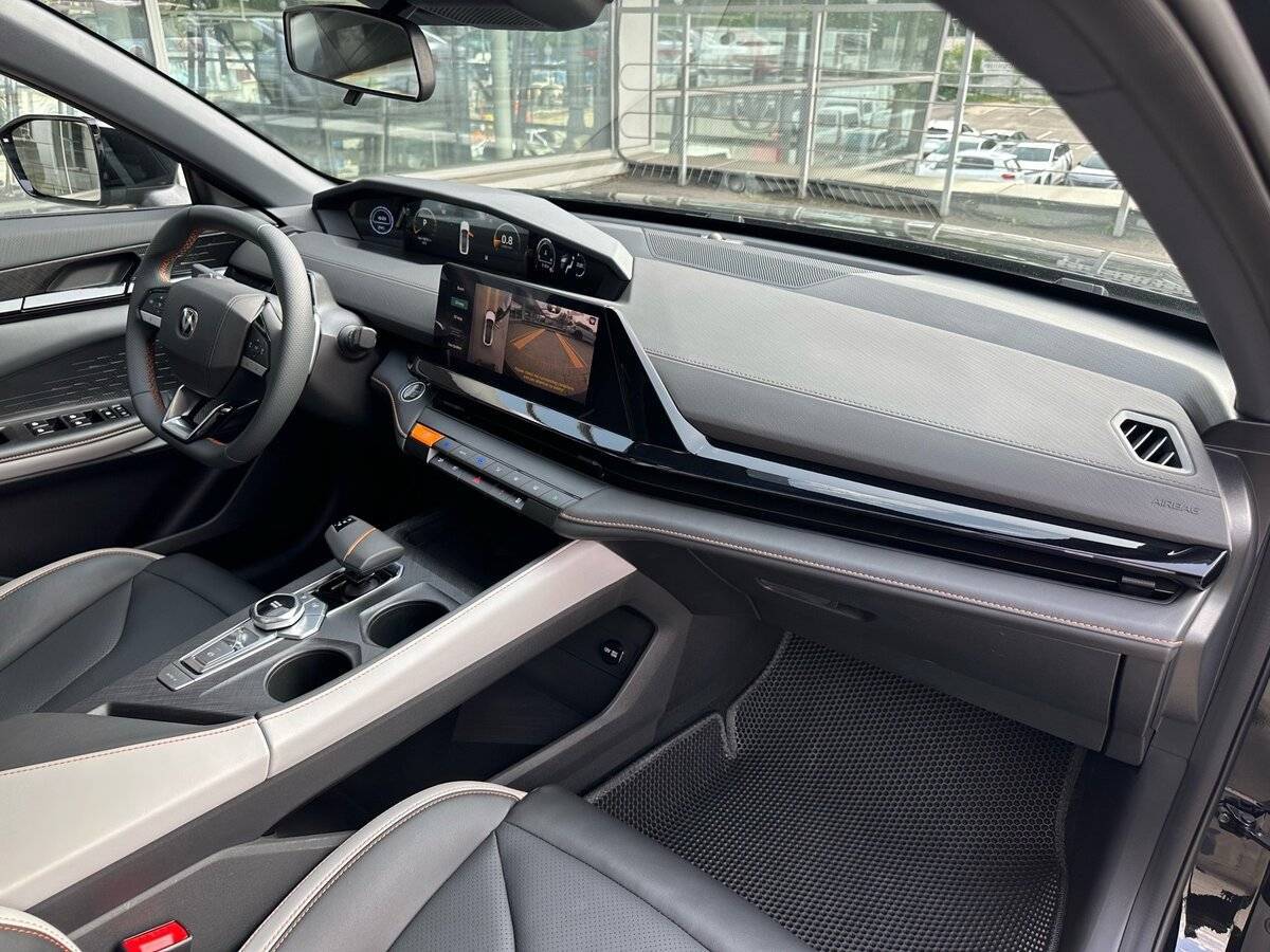 Changan UNI-V с пробегом — 2024 год. Фото: #11