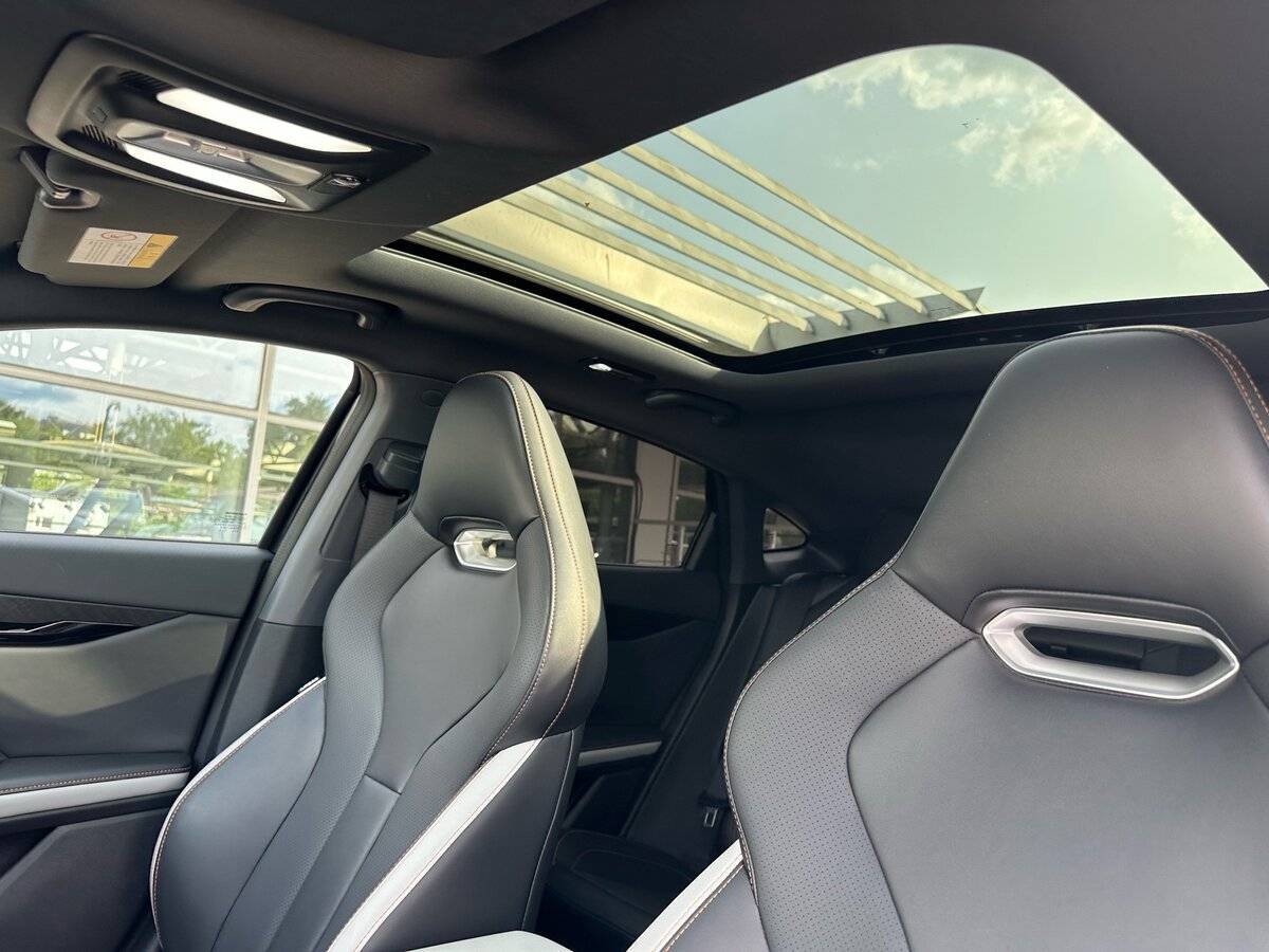 Changan UNI-V с пробегом — 2024 год. Фото: #14