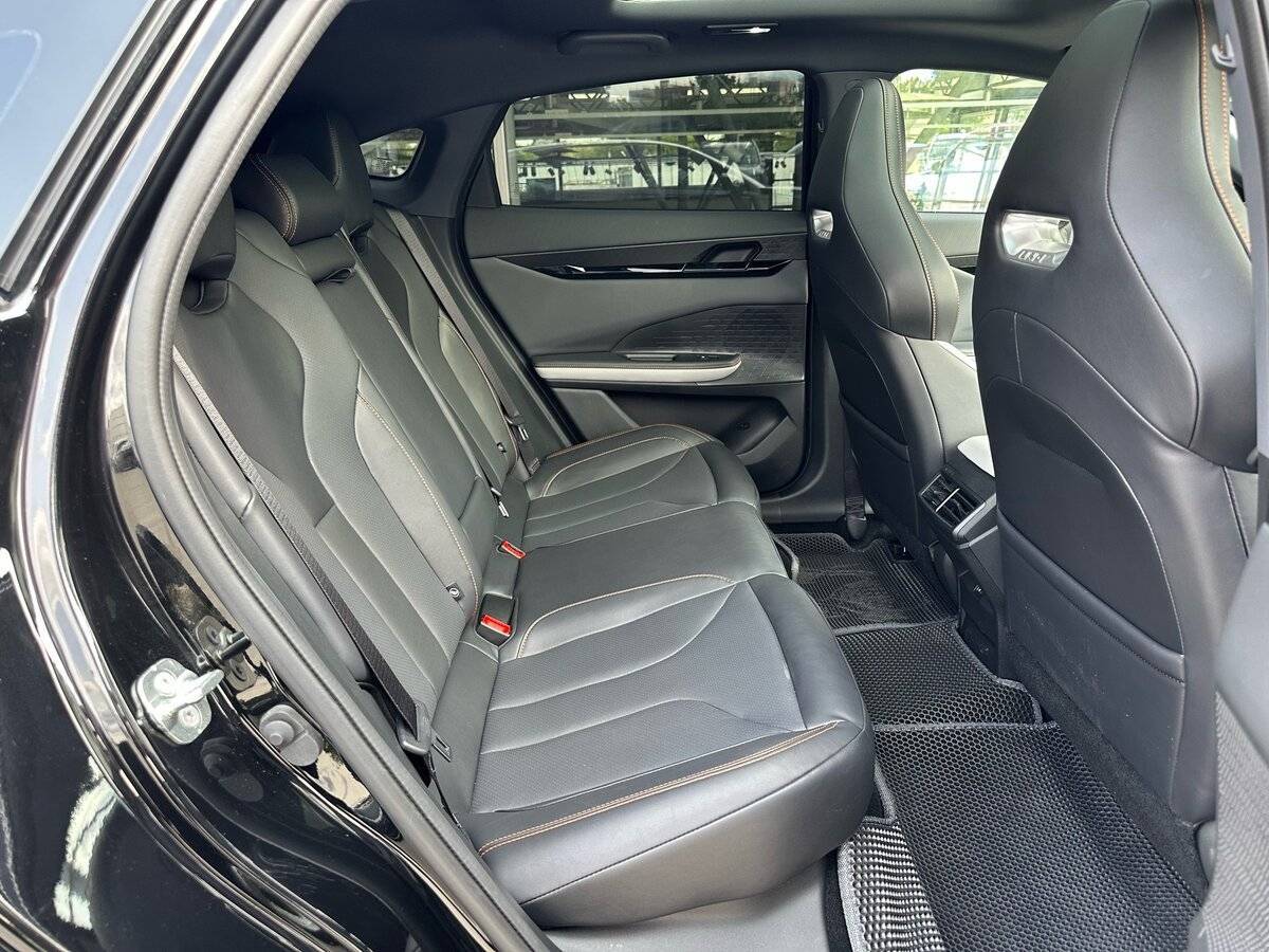 Changan UNI-V с пробегом — 2024 год. Фото: #16