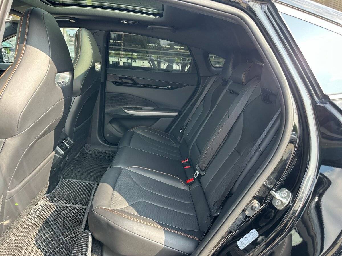 Changan UNI-V с пробегом — 2024 год. Фото: #17