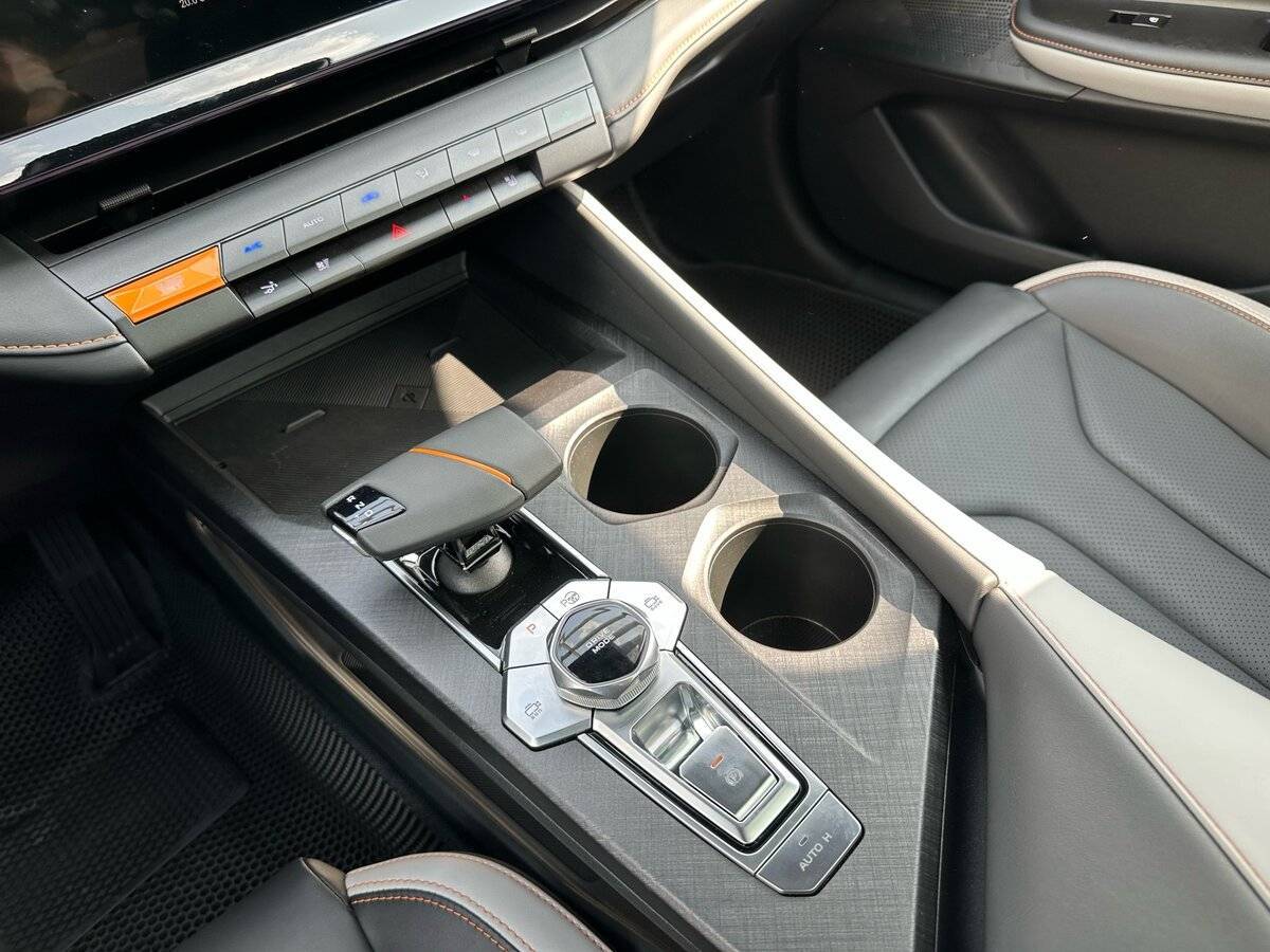 Changan UNI-V с пробегом — 2024 год. Фото: #20