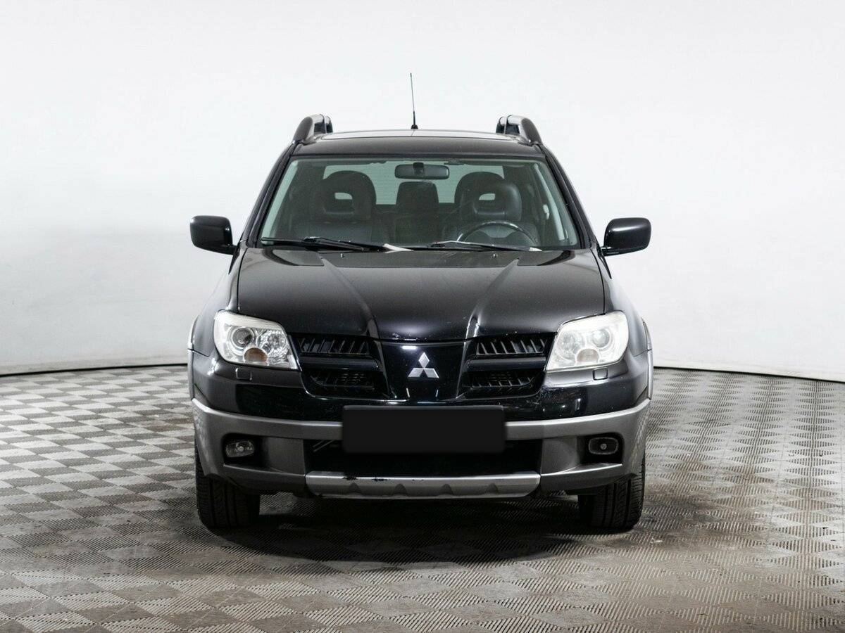 Mitsubishi Outlander с пробегом — 2006 год. Фото: #1