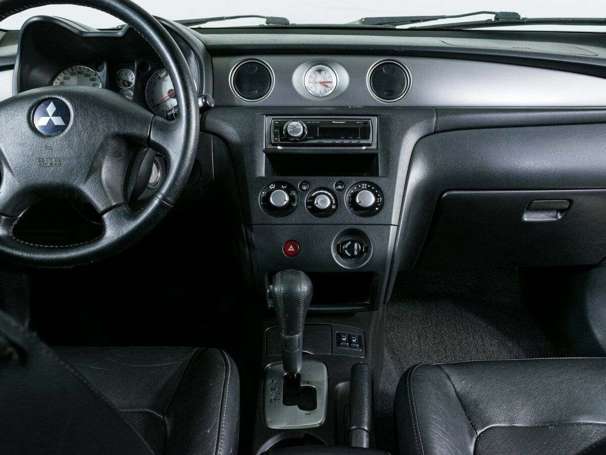 Mitsubishi Outlander с пробегом — 2006 год. Фото: #8