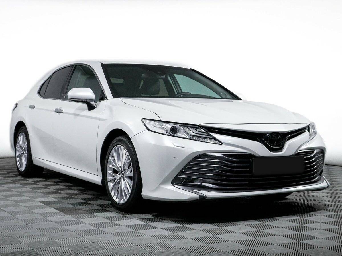 Toyota Camry с пробегом — 2019 год. Фото: #2