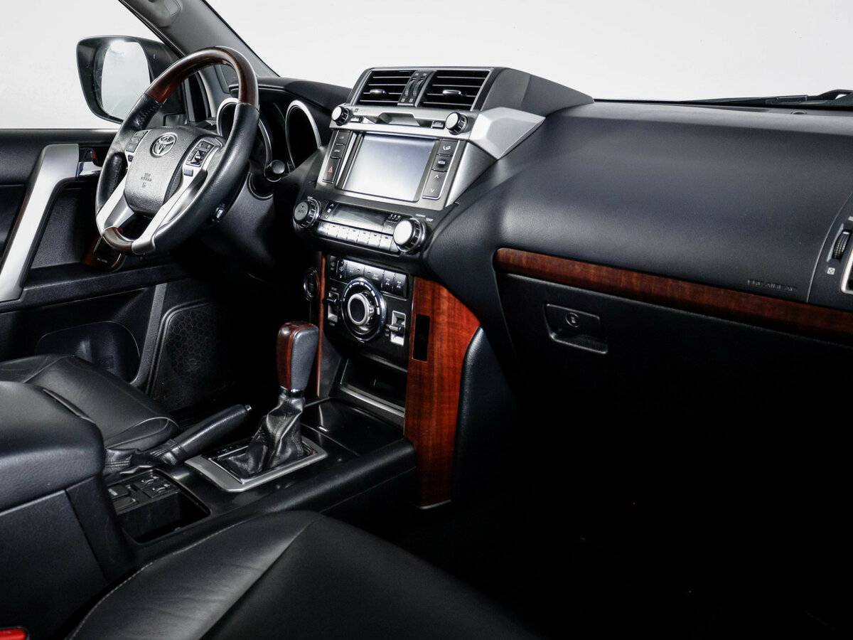 Toyota Land Cruiser Prado с пробегом — 2016 год. Фото: #8