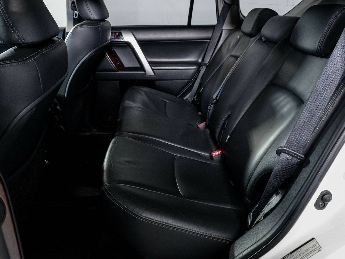 Toyota Land Cruiser Prado с пробегом — 2016 год. Фото: #9