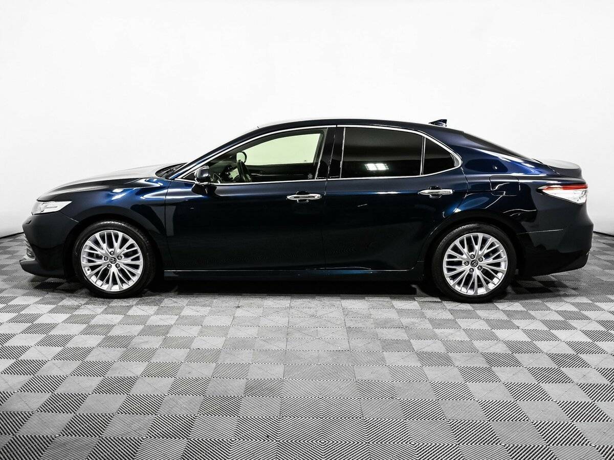 Toyota Camry с пробегом — 2018 год. Фото: #7