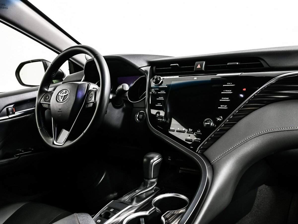Toyota Camry с пробегом — 2018 год. Фото: #8