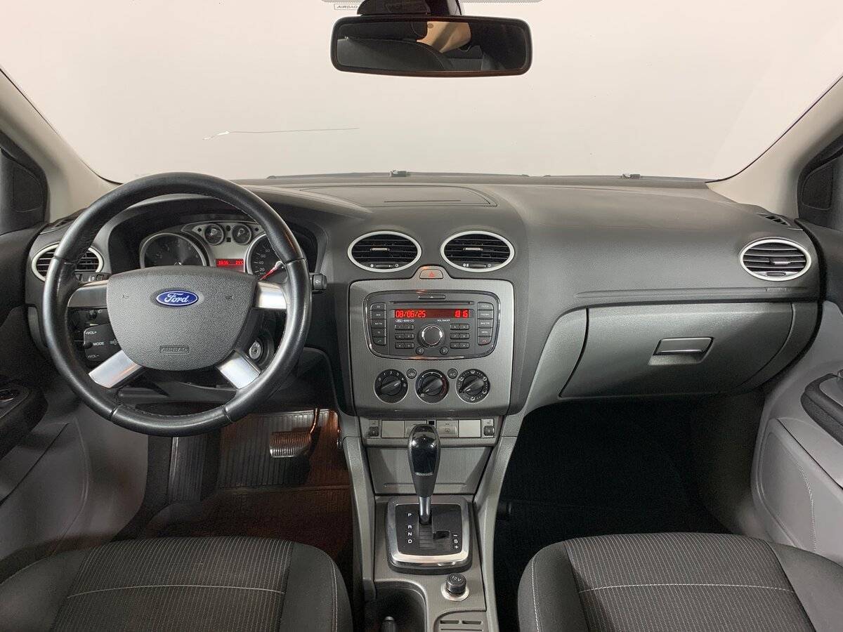 Ford Focus с пробегом — 2010 год. Фото: #11