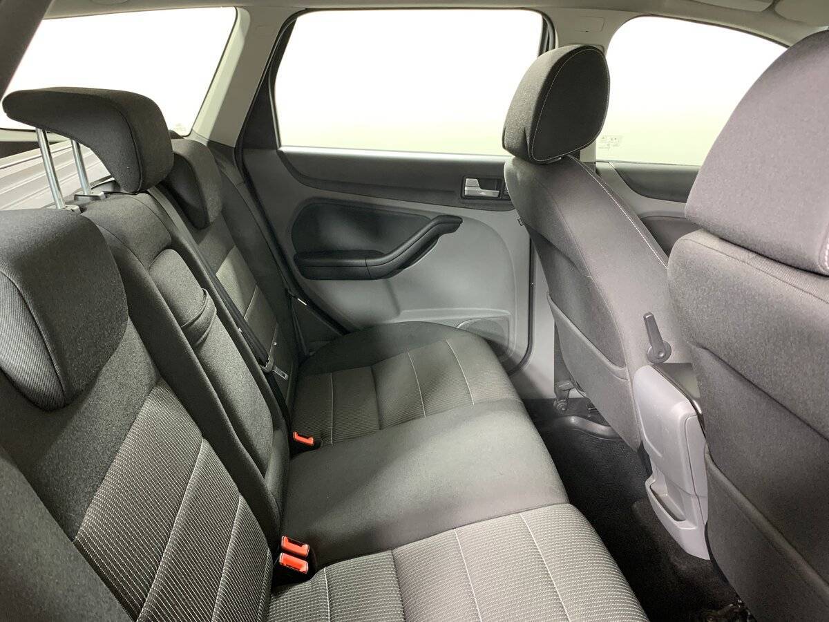 Ford Focus с пробегом — 2010 год. Фото: #16