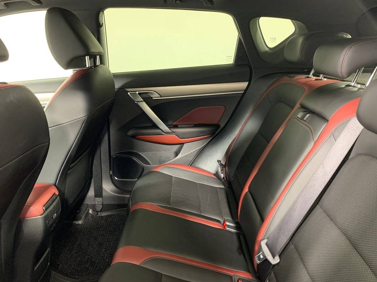 Geely Coolray с пробегом — 2020 год. Фото: #18