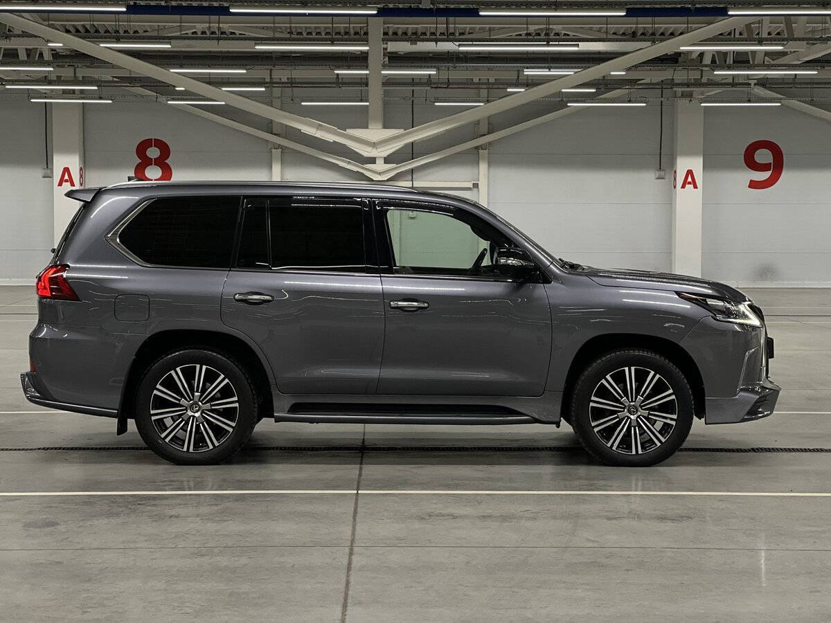 Lexus LX с пробегом — 2017 год. Фото: #3
