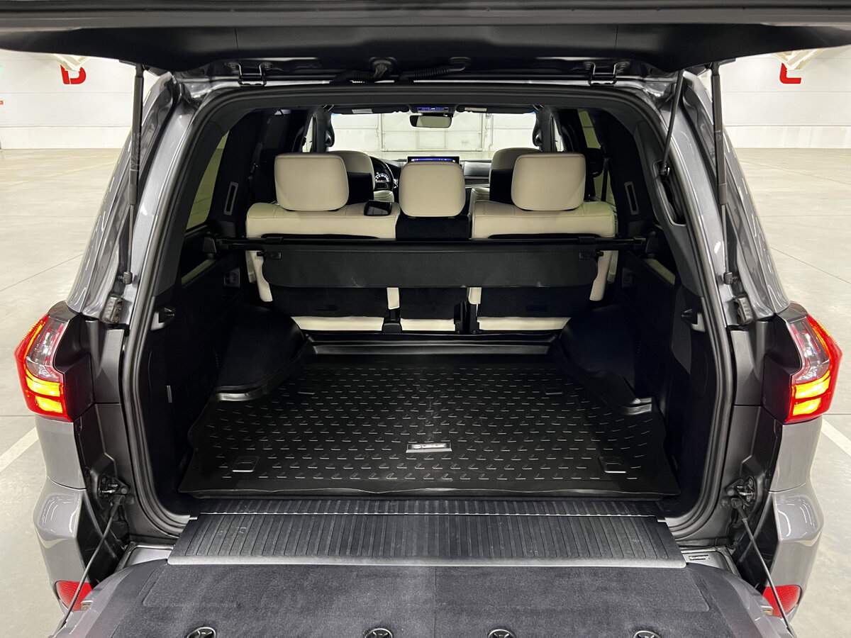 Lexus LX с пробегом — 2017 год. Фото: #9