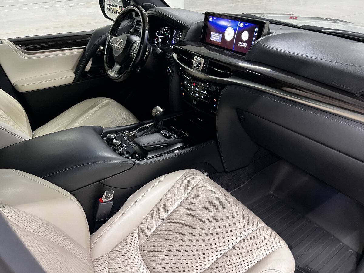 Lexus LX с пробегом — 2017 год. Фото: #10