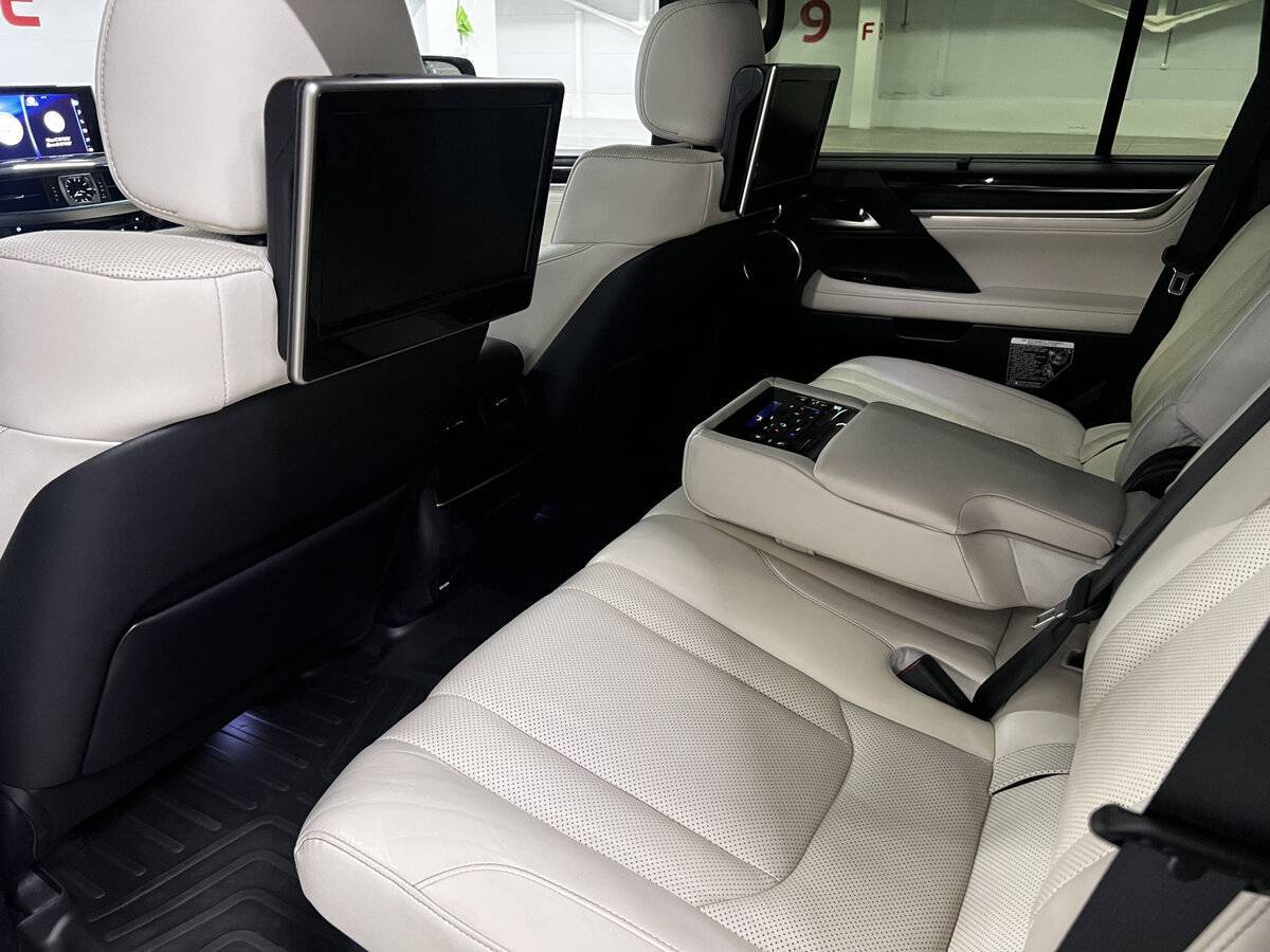 Lexus LX с пробегом — 2017 год. Фото: #11